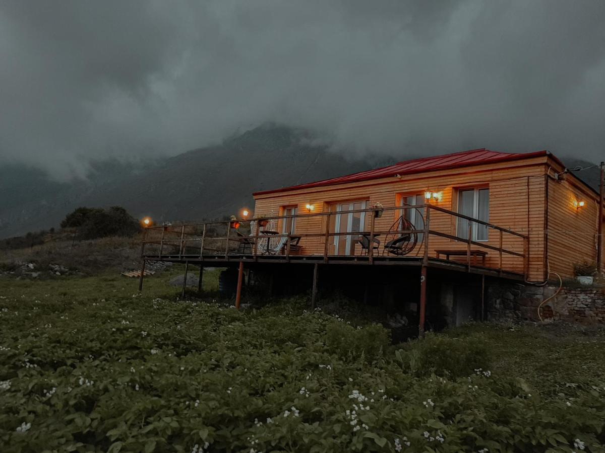 Guesthouse Elli & Cottages Казбеги Екстериор снимка