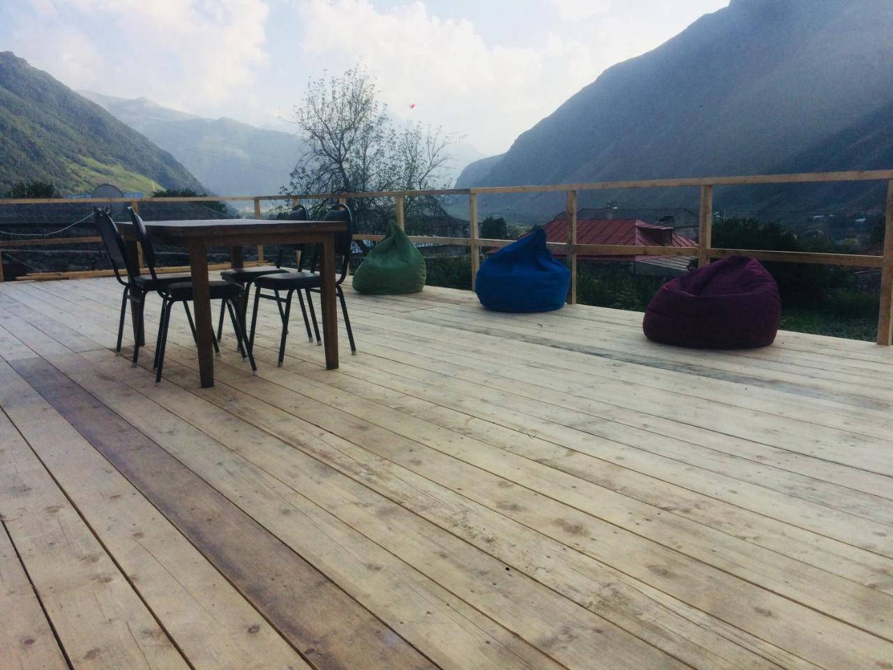 Guesthouse Elli & Cottages Казбеги Екстериор снимка