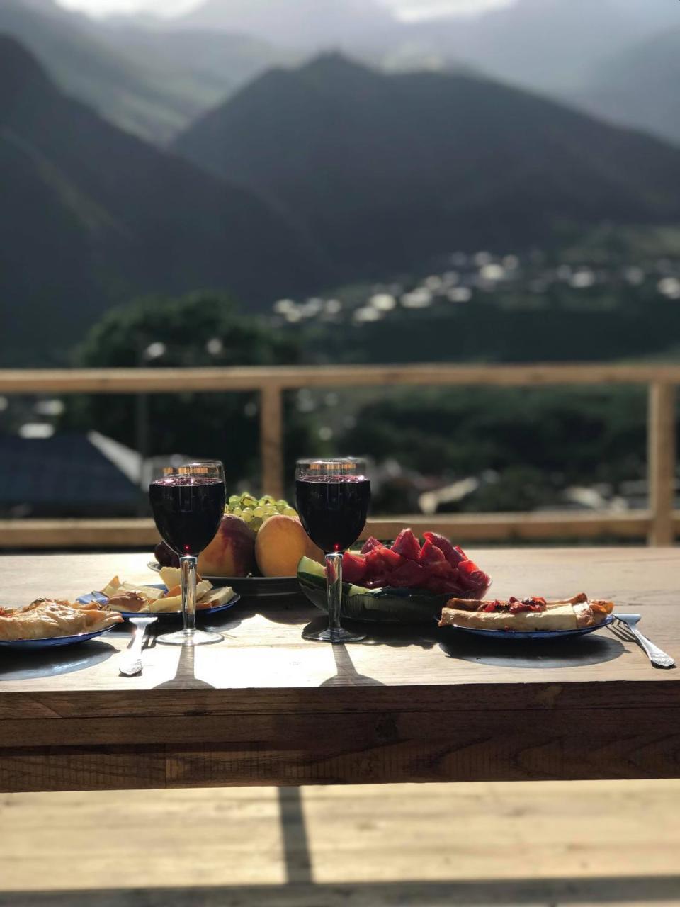 Guesthouse Elli & Cottages Казбеги Екстериор снимка
