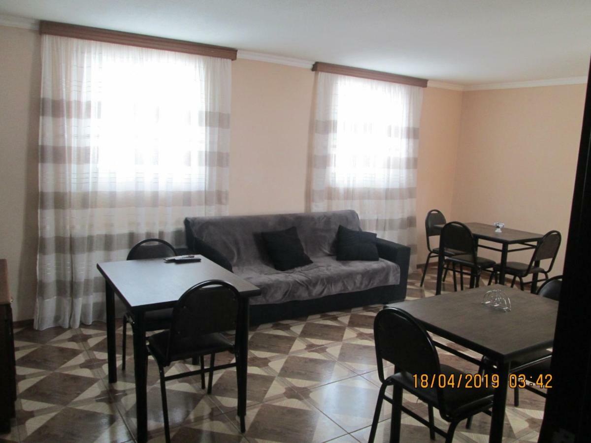 Guesthouse Elli & Cottages Казбеги Екстериор снимка